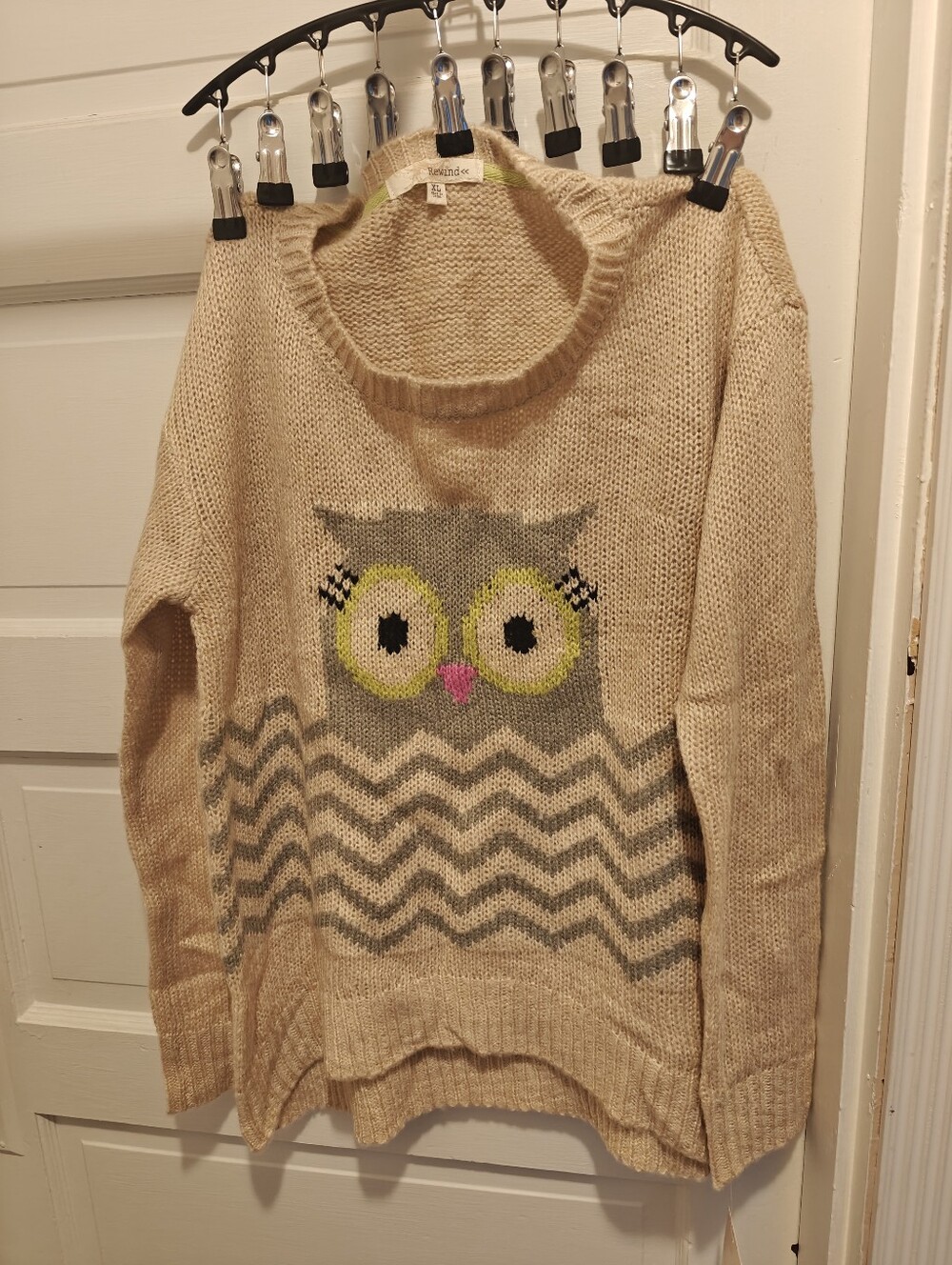 The Rewind Sweater in Women's size XL is a cozy and stylish pullover featuring a